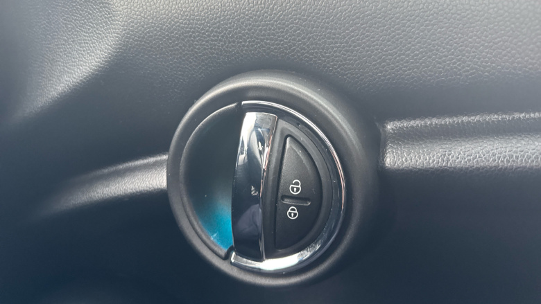 MINI Hatchback 1.5 Cooper II 3dr Petrol Hatchback